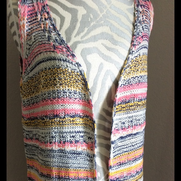 Fringe Hem Long Knit Vest - Picture 4 of 4