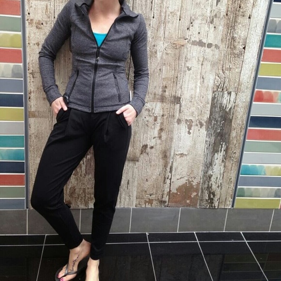 🌟REDUCED🌟LuLuLemon Athletica Take Me Om Pants