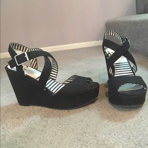 Black fabric wedges
