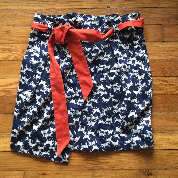 ✂️price cut✂️High waisted skirt, fun horse print.