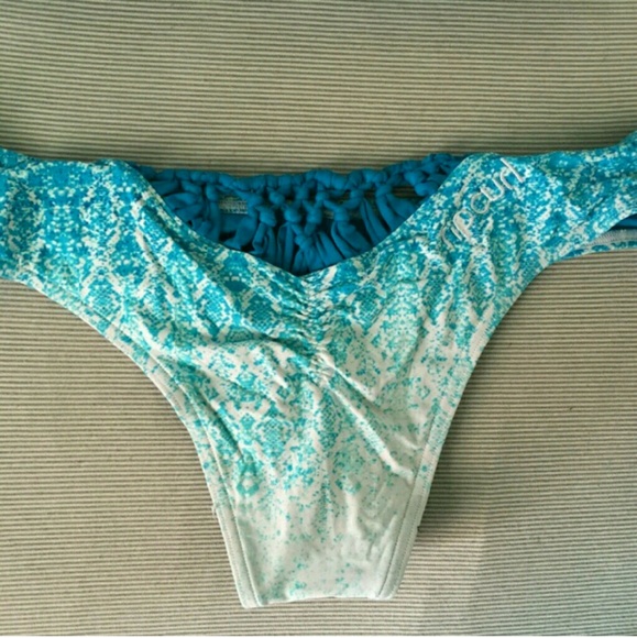 ISO ripcurl bikini bottoms - Picture 3 of 4