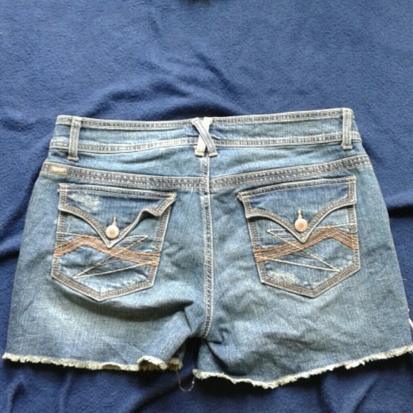 Shorts. Size 11 - Picture 2 of 3