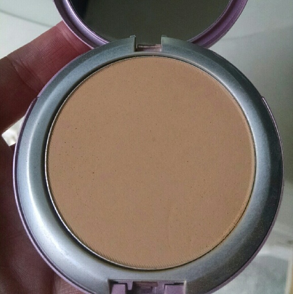 Mally Pressed Powder