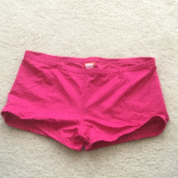 Triumph swim under bottom - Picture 1 of 3