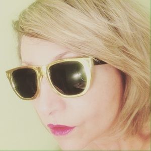 Meet your Posher, Janice