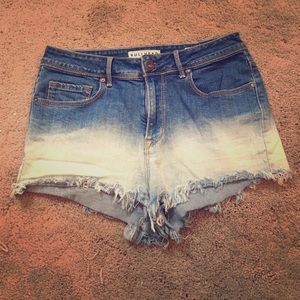 High wasted gradient shorts!