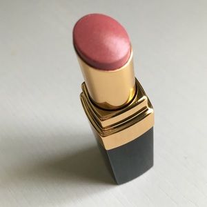 CHANEL Rouge Coco Shine.