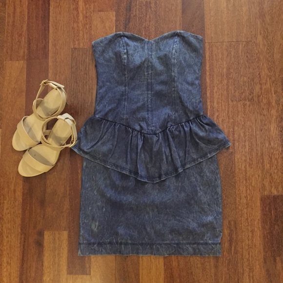 Urban Outfitters Silence + Noise strapless dress