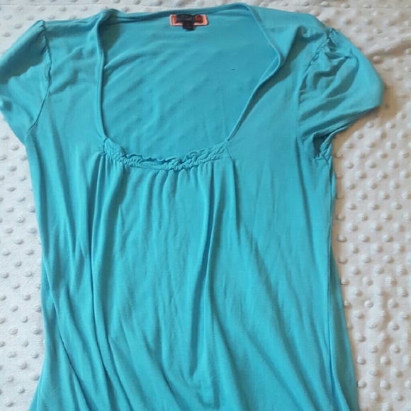 Aqua tee by guess