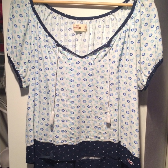 adorable Hollister bohemian top