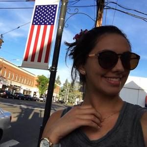 Meet your Posher, Caroline