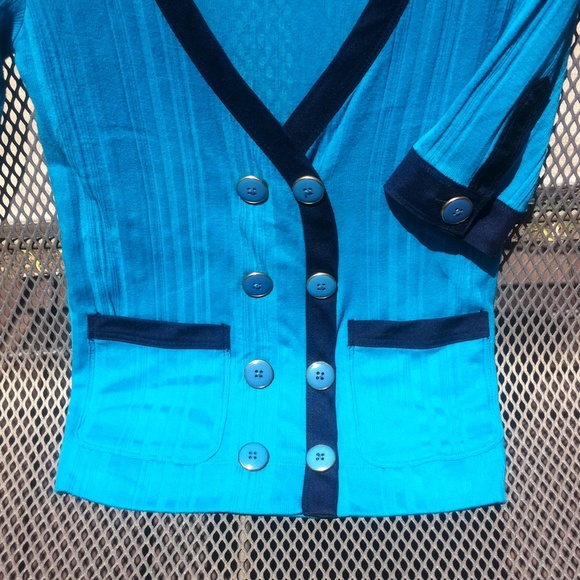 SOLD - Marc by Marc Jacobs 2 Tone Top - Picture 2 of 4