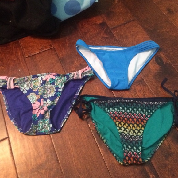 Never worn bikini bottoms - Picture 1 of 1