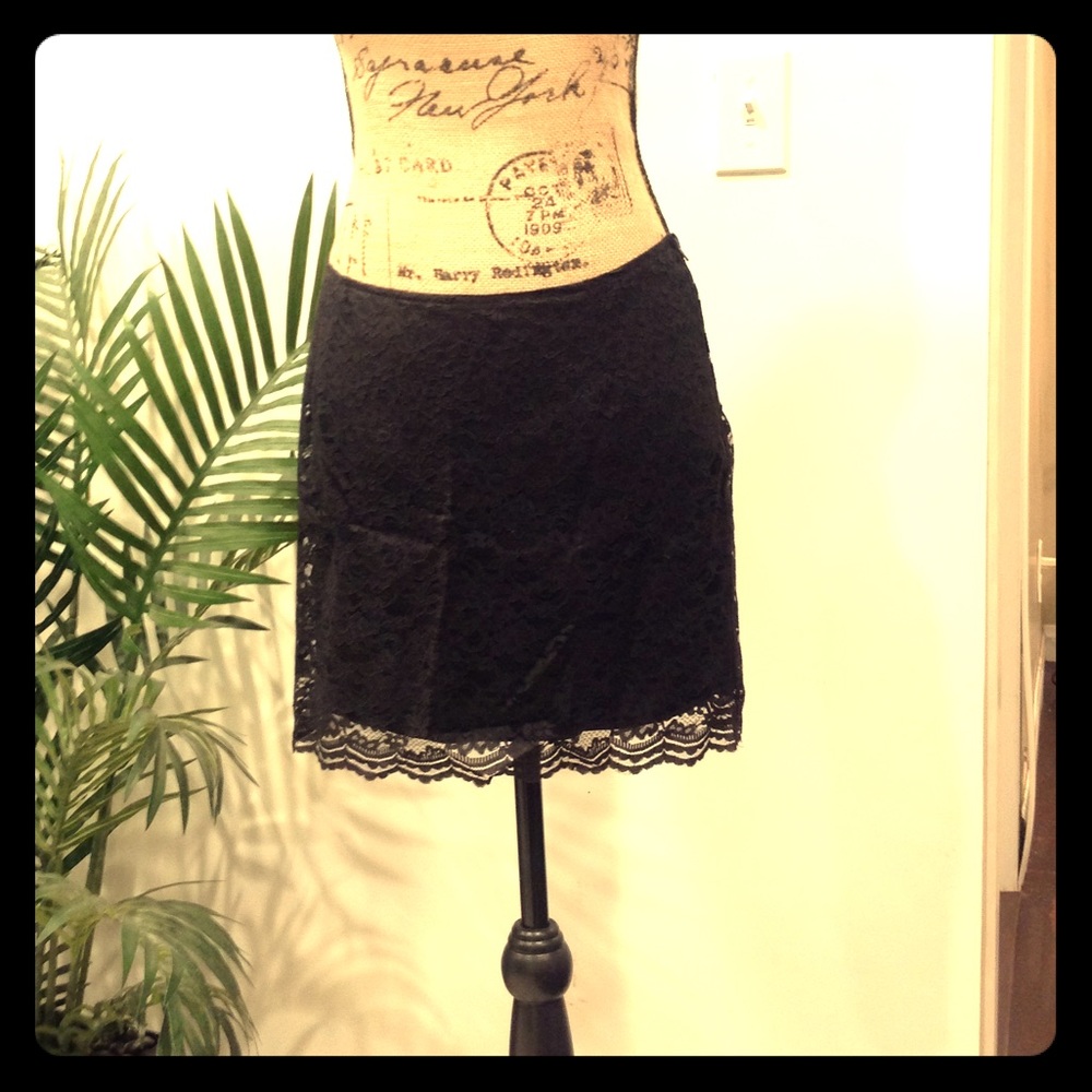 💋Authentic Moschino Soft Lace skirt🍒