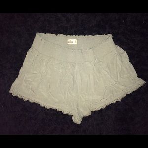 adorable army green Hollister shorts