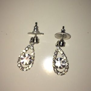 beautiful tear drop earrings