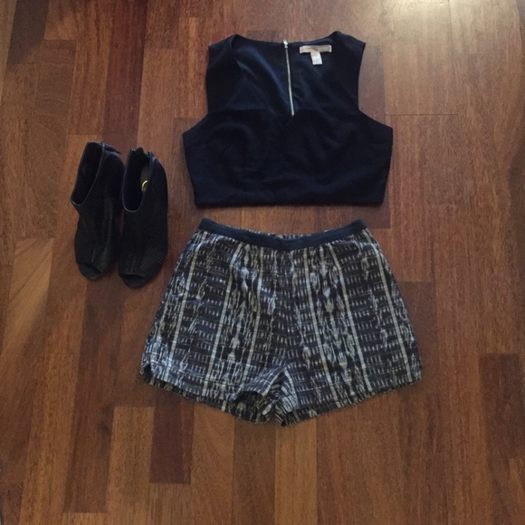 Urban Outfitters Aztec Print Ecote Shorts - Size 2