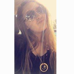 Meet your Posher, Grace