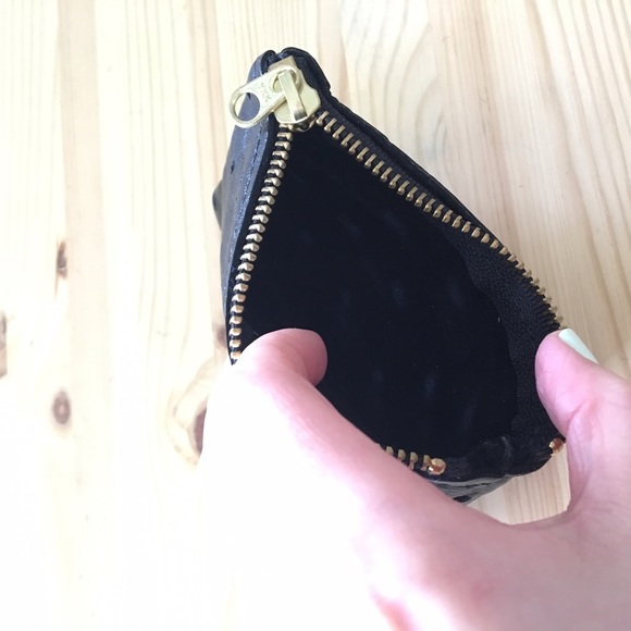 SALE Dot Black Leather Wallet - Picture 5 of 5