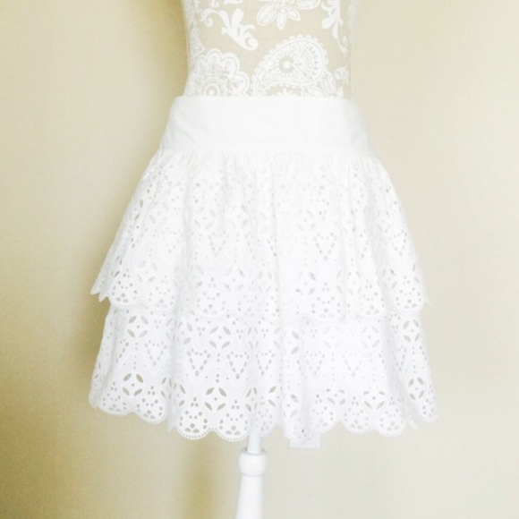 Banana republic laser cut teared skirt - Picture 2 of 4