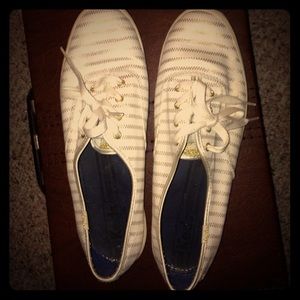 White keds