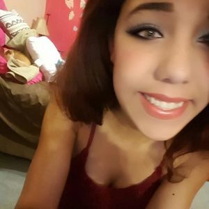 Meet your Posher, Deedee