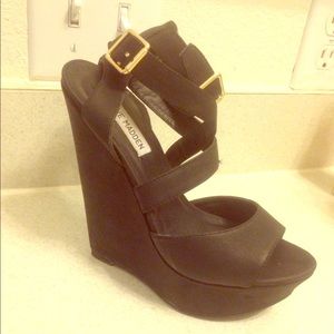 Steve Madden Black Wedges 6.5