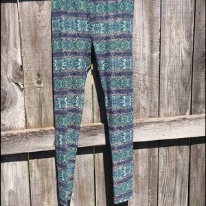 LuLaRoe Lace Print OS Leggings