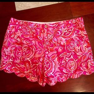 Lilly Pulitzer Buttercup Short in Mango Salsa