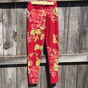 LuLaRoe Red Rose OS Leggings HTF!