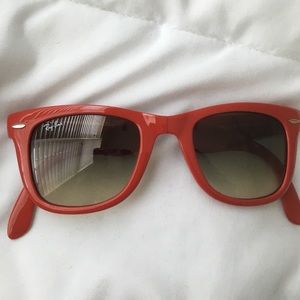 Folding ray ban wayfarer sunglasses