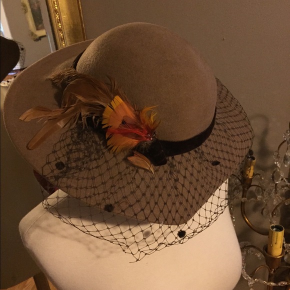 Vintage tan brown knitted hat