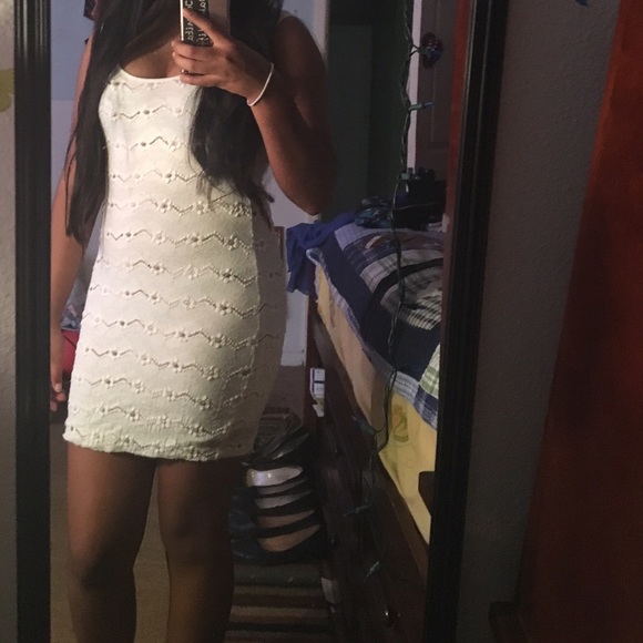 A fitted mini dress with cute flower pattern🌸 - Picture 1 of 4