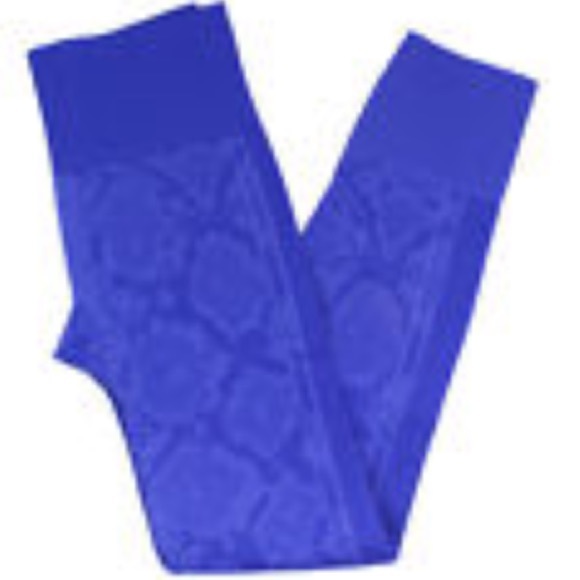 ISO Lululemon Snakeskin Ebb to Street in Blue