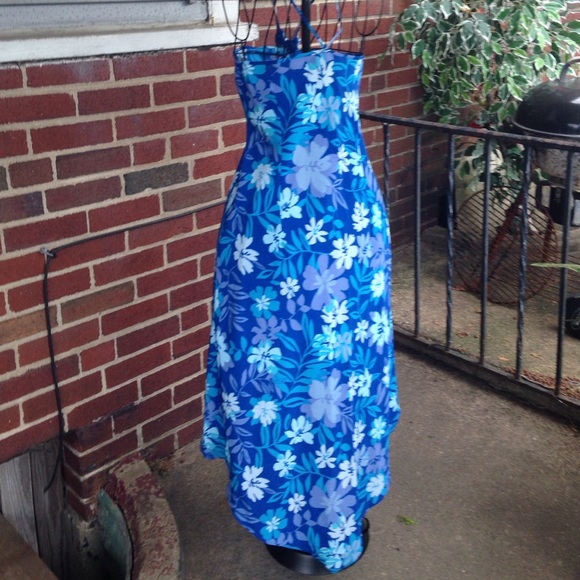 Halter top dress - Picture 2 of 2