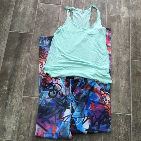 Colorful Graffiti Leggings - Picture 2 of 3