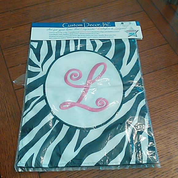 Initial L Yard flag 12 x 18"