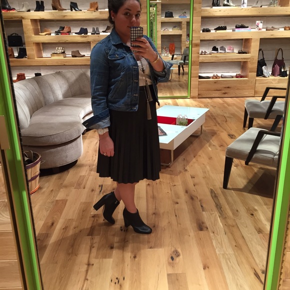 Meet your Posher, Melanie - Picture 2 of 3