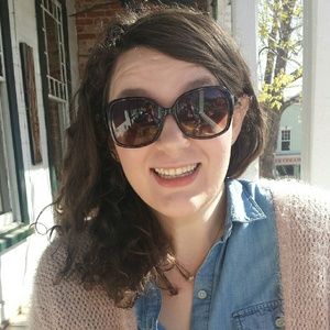 Meet your Posher, Laura