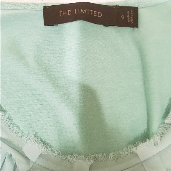 The Limited Ruffle Tank - Picture 4 of 4