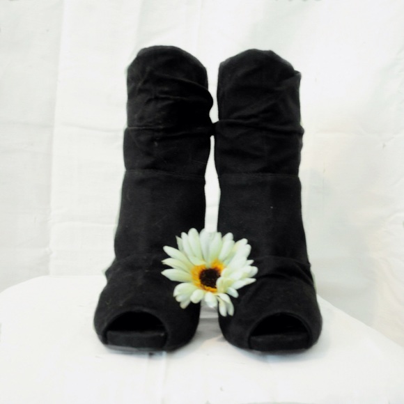 Black open toed boots - Picture 2 of 4