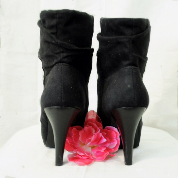 Black open toed boots - Picture 4 of 4