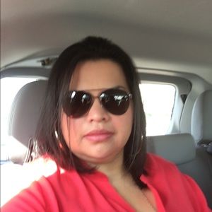 Meet your Posher, Veronica