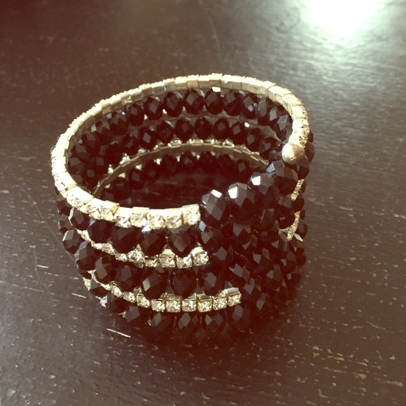 Beaded stretch black and silver bracelet