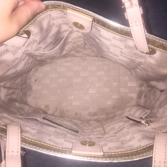 Authentic Gold Michael Kors - Picture 2 of 3