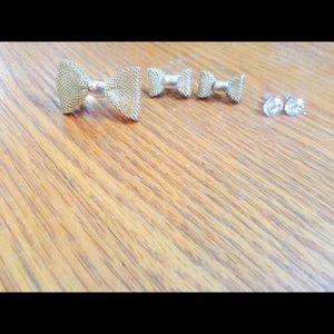 A ring and two pairs of earrings