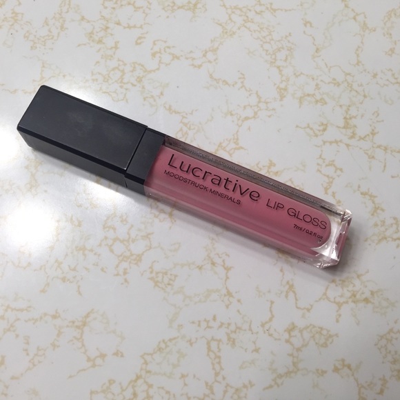 Younique lip gloss