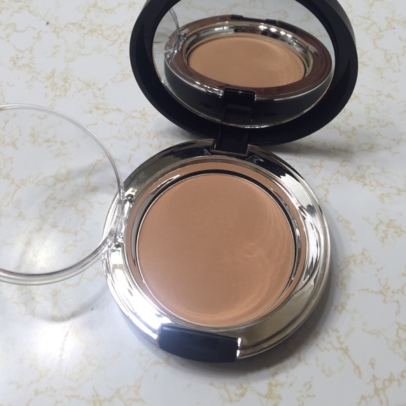 Younique pressed powder