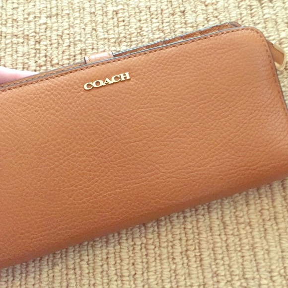 Coach wallet used once!