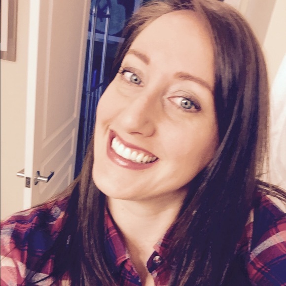 Meet your Posher, Danielle - Picture 1 of 1